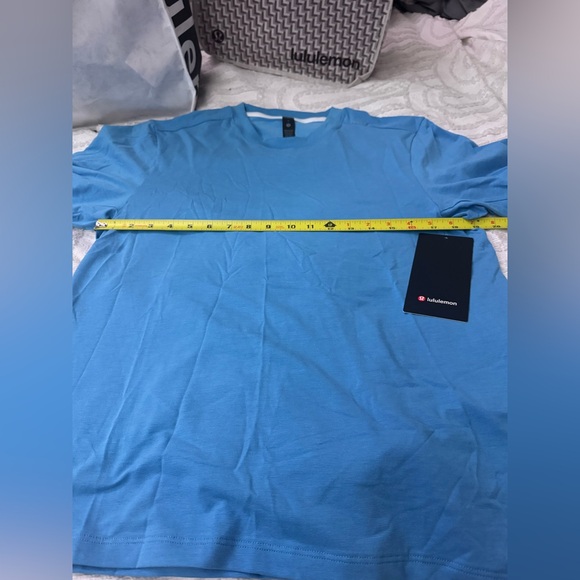 Lululemon Zeroed In Short
Sleeve shirt NWT! Size medium - Picture 6 of 6